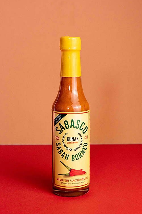 SABASCO SWEET AND SPICY CHILLI SAUCE